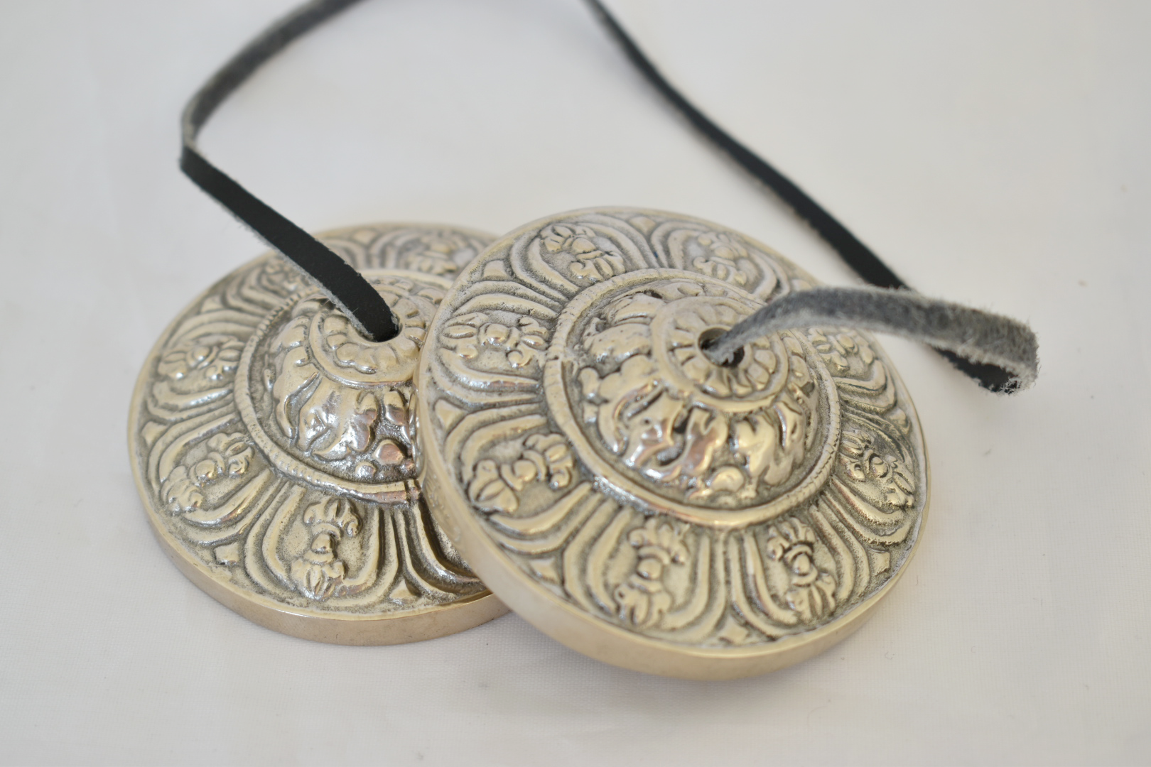 2.8" Silver Vajra embossed NHZ Tingsha image 4