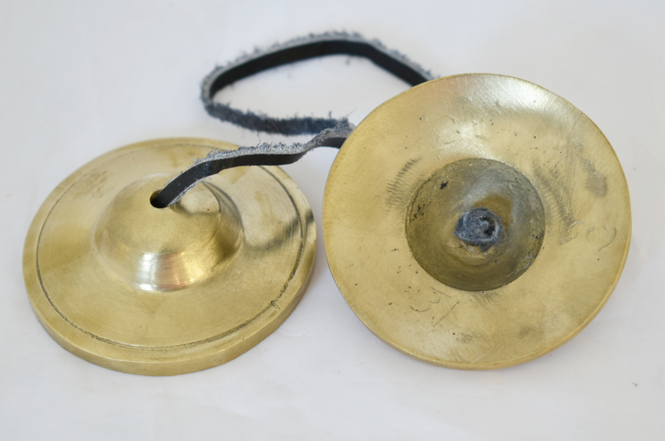 Plain Golden NHZ Tingsha - 2.5 Inch image 2